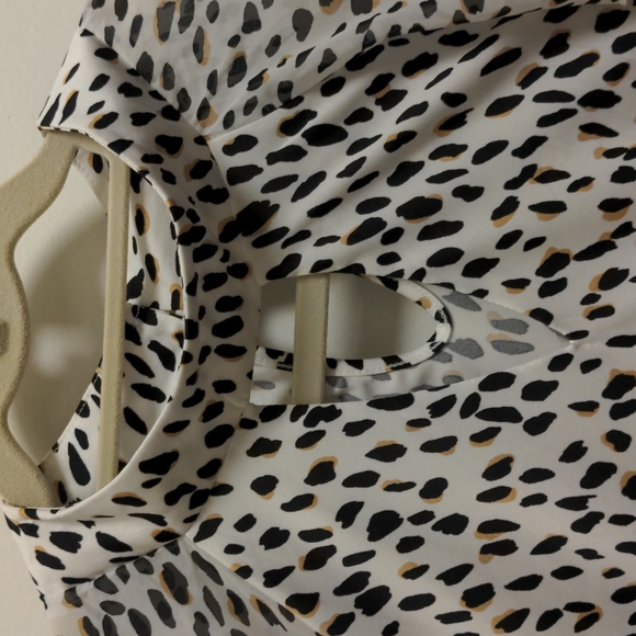 Leopard Mock Neck Blouse - Picture 2 of 4